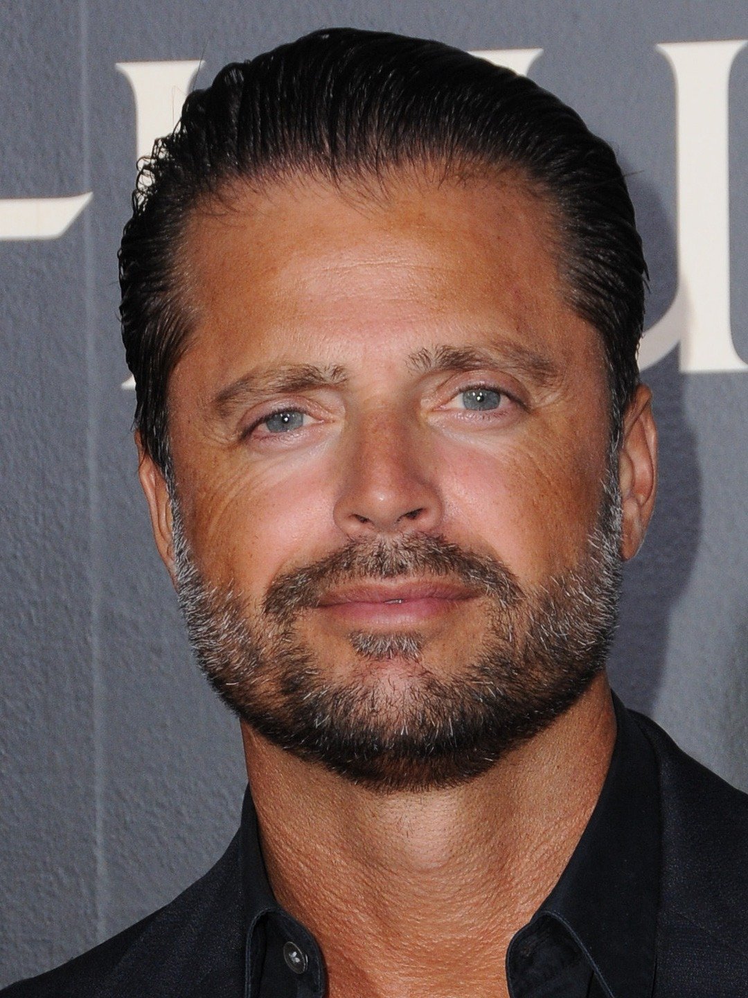 How tall is David Charvet?